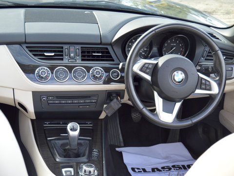 BMW Z4 E89 2.5 23i sDrive Roadster 21