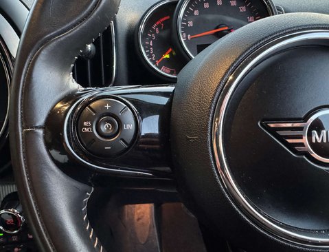 Mini Countryman 1.5 Countryman Cooper Exclusive Auto 5dr 21