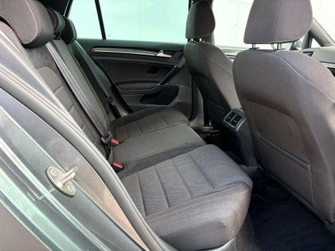 Volkswagen Golf 2.0 Golf R TSi 4Motion Semi-Auto 4WD 5dr 19