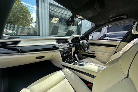 BMW 7 Series 3.0 730Ld SE Exclusive Saloon 4dr Diesel Auto Euro 5 (s/s) (258 ps) 23