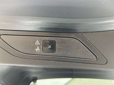 Citroen C4 Picasso 1.6 C4 Picasso Exclusive+ Blue HDi Auto 5dr 32