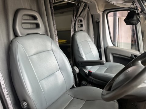 Citroen Relay 3500kg RACE VAN RACE TRUCK MOTORHOME LARGE GARAGE 29
