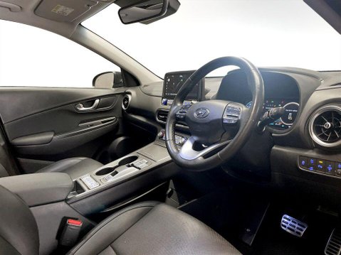 Hyundai KONA 64kWh Ultimate SUV 5dr Electric Auto (10.5kW Charger) (204 ps) Bluetooth 12