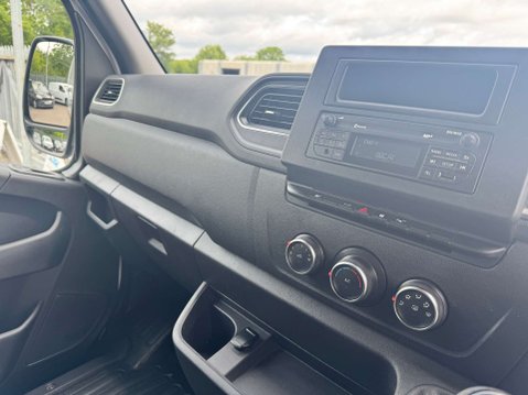 Renault Master 2.3 dCi 35 Business+ Panel Van 4dr Diesel Manual FWD LWB Medium Roof Euro 6 22
