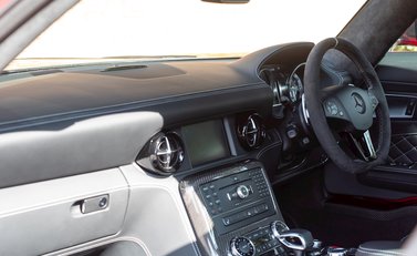 Mercedes-Benz SLS AMG GT Final Edition 16