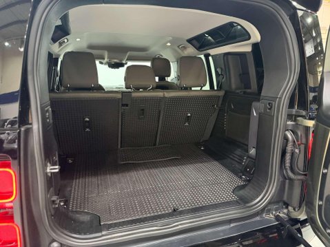 Land Rover Defender 2.0 SD4 S SUV 5dr Diesel Auto 4WD Euro 6 (s/s) (240 ps) 47