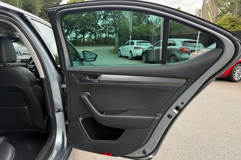 Skoda Superb SE L TDI DSG - FULL SKODA SERVICE HISTORY - 8 SERVICES 31