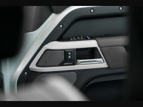 Land Rover Defender D250 ASSETTI EDT MHEV X-Dynamic SE SUV 3dr Diesel Auto 4WD Euro 6 (s/s) (25 43