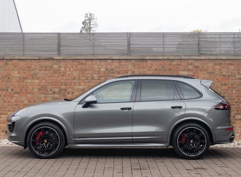 Porsche Cayenne GTS 2
