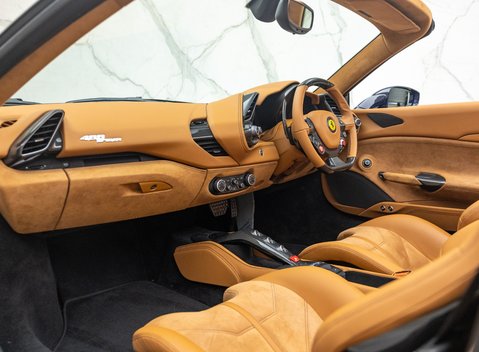 Ferrari 488 SPIDER 22