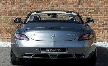 Mercedes-Benz SLS GT Roadster 7