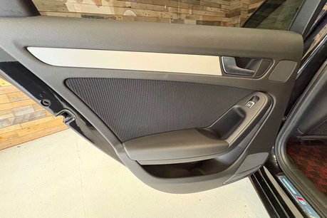 Audi A4 2.0 TFSI S line Estate 5dr Petrol S Tronic quattro Euro 5 (s/s) (211 ps) 51