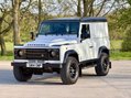 Land Rover Defender 2.2 Defender 90 Hard Top TD 4WD 5dr 9