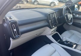 Volvo XC40 2.0 T4 INSCRIPTION PRO AUTO PETROL 34