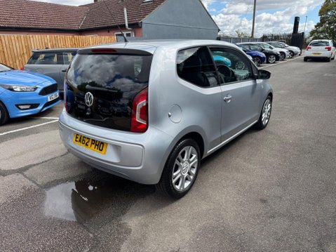 Volkswagen Up HIGH UP 6