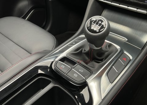 MG HS 1.5 T-GDI EXCLUSIVE 21