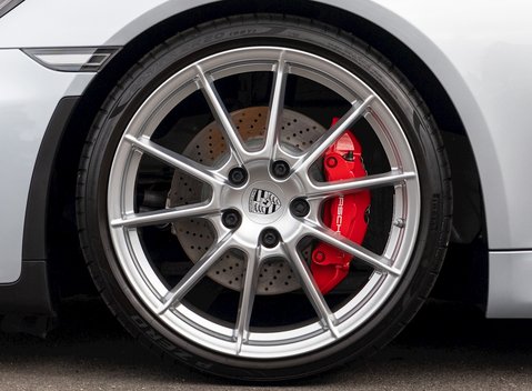 Porsche Boxster Spyder 12