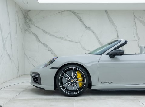 Porsche 911 Turbo S Cabriolet (992) 41