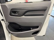 Vauxhall Vivaro 2.0 Vivaro 3100 Dynamic S/S 36