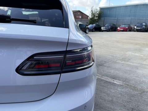 Volkswagen Arteon 2.0 TDI R-Line Shooting Brake 5dr Diesel DSG Euro 6 (s/s) (200 ps) 19