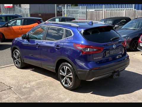 Nissan Qashqai 1.3 Qashqai N-Connecta DiG-T 5dr 29