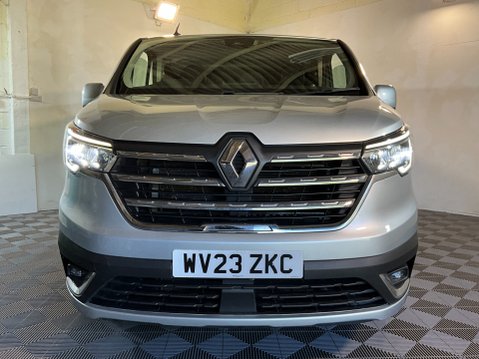 Renault Trafic 2.0 dCi Blue LL30 Sport Crew Van L2 H1 Euro 6 (s/s) 6dr 46