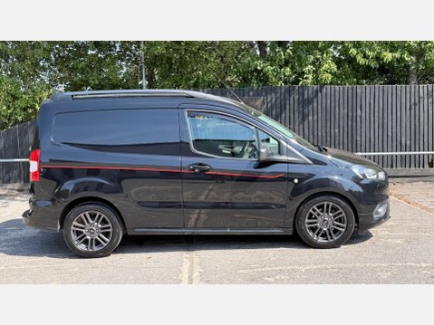 Ford Transit Courier SPORT 2