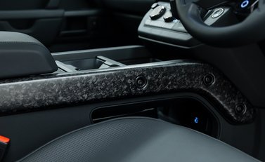 Land Rover Defender 110 OCTA EDITION ONE 30