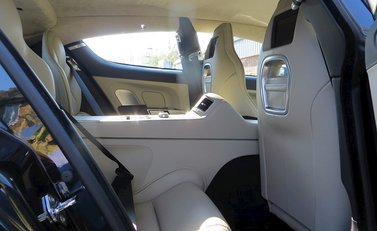 Aston Martin Rapide 12