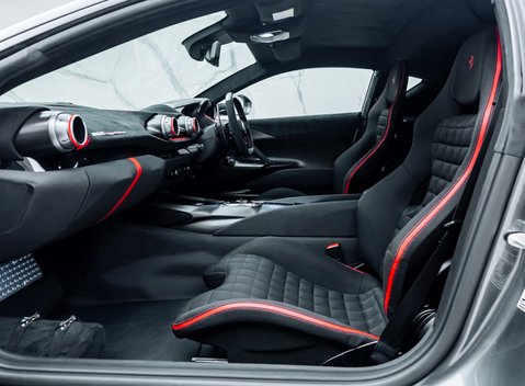 Ferrari 812 Competizione 22
