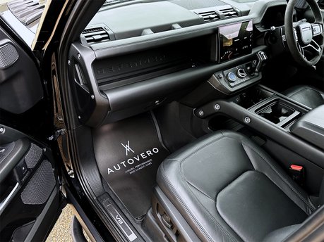 Land Rover Defender V8 43