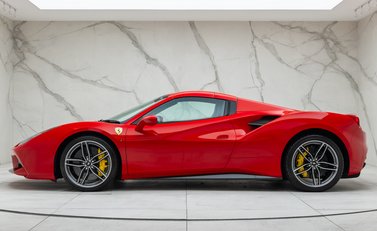 Ferrari 488 SPIDER 7