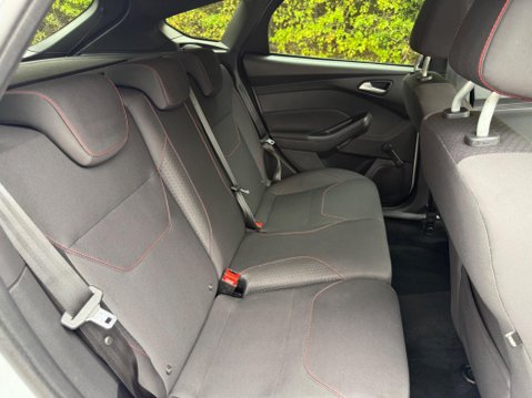 Ford Focus 1.0T EcoBoost ST-Line Euro 6 (s/s) 5dr 24