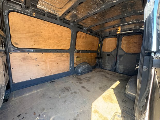 Volkswagen Crafter MWB L2H2 [SOLD MT] Low Roof Trendline Cr35 Air Con Alloys Sensors EURO 6 12
