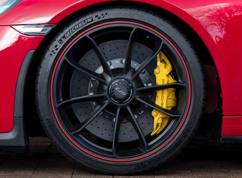 Porsche 911 (991.2) GT3 10