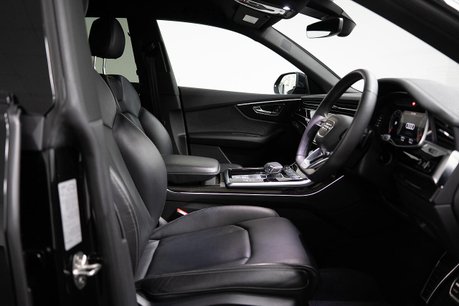 Audi Q8 3.0 TFSI V6 55 Black Edition SUV 5dr Petrol Tiptronic quattro Euro 6 (s/s) 4