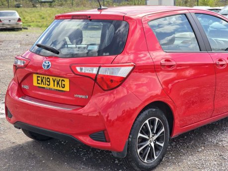 Toyota Yaris 1.5 VVT-h Icon Tech Hatchback 5dr Petrol Hybrid E-CVT Euro 6 (s/s) (100 ps) 13