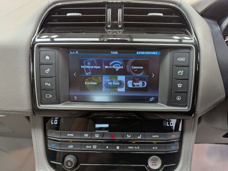 Jaguar F-Pace 2.0 F-PACE Portfolio AWD D Auto 4WD 5dr 63