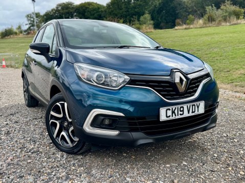 Renault Captur ICONIC TCE 10