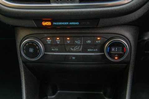 Ford Fiesta TITANIUM 31