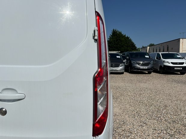 Ford Transit Custom SWB L1H1 (SOLD) Low Roof Limited 300 Air Con Alloys Sensors EURO 6 NO VAT 23