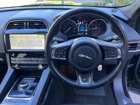 Jaguar F-Pace 2.0 D180 R-Sport Auto AWD Euro 6 (s/s) 5dr 17