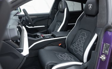 Lamborghini Urus SE 21