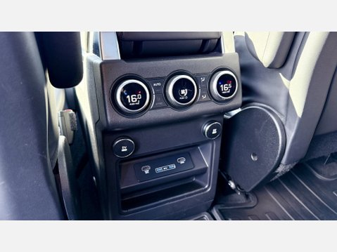 Land Rover Discovery TD6 HSE LUXURY 40