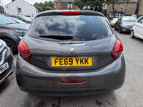 Peugeot 208 PURETECH S/S SIGNATURE 7
