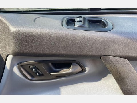 Ford Transit Custom 2.2 TDCi 290 Panel Van 5dr Diesel Manual L1 H2 (186 g/km, 123 bhp) 21