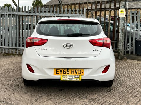 Hyundai i30 CRDI S BLUE DRIVE 14