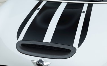 Mini Hatch John Cooper Works Challenge 24