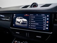 Porsche Cayenne 4.0T V8 GPF Turbo SUV 5dr Petrol TiptronicS 4WD Euro 6 (s/s) (550 ps) 21