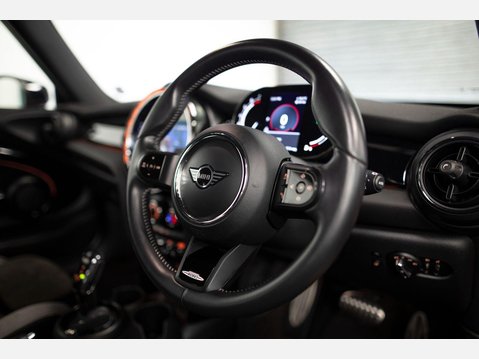 Mini Hatch 1.5 Cooper Sport Steptronic Euro 6 (s/s) 3dr 21